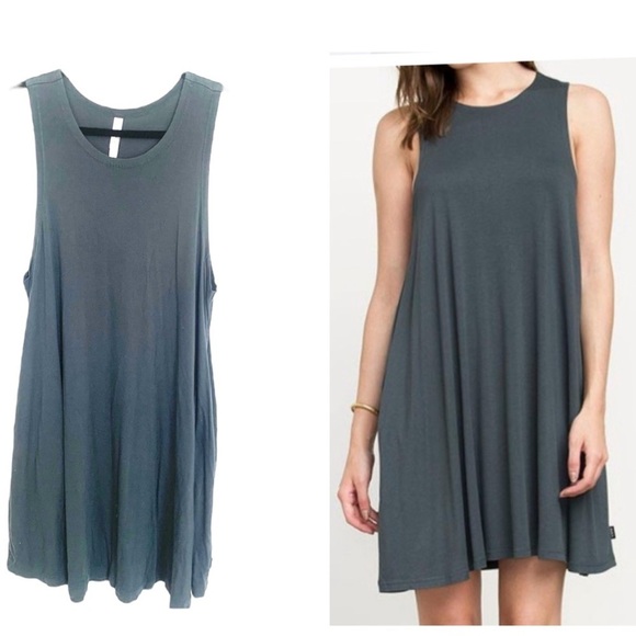 *RVCA Tee Shirt Dress Medium Dusty Sage Green - Picture 2 of 7